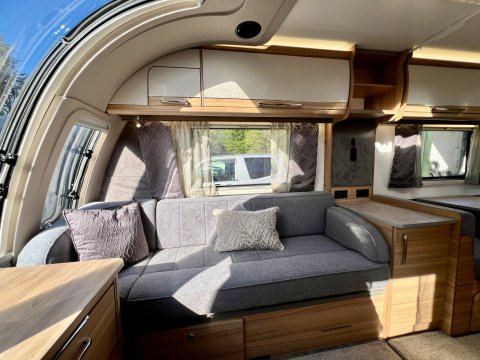 Bailey Unicorn Madrid  16