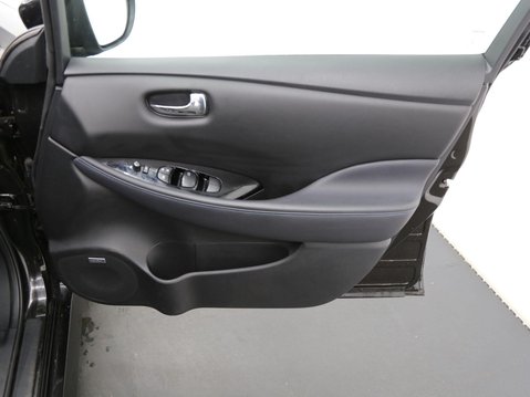 Nissan LEAF 40kWh Tekna Auto 5dr 19