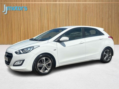 Hyundai i30 1.4 Blue Drive SE Hatchback 5dr Petrol Manual Euro 6 (s/s) (100 ps) 29