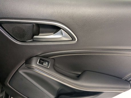 Mercedes-Benz GLA 1.6 GLA 180 Urban Edition Auto 5dr 51