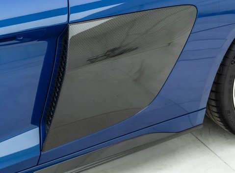 Audi R8 V10 Performance Carbon Black Spyder 26