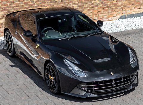 Ferrari F12 Berlinetta 8