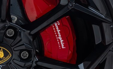 Lamborghini Urus PERFORMANTE 40