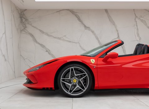 Ferrari F8 Spider 31