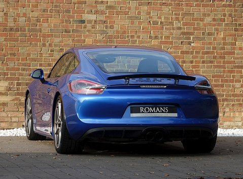 Porsche Cayman GTS 12