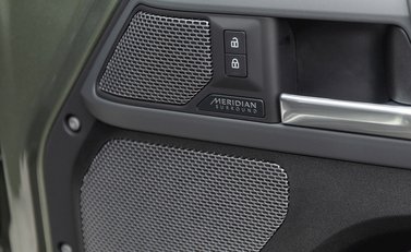 Land Rover Defender 110 X P400 25