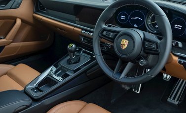 Porsche 911 (992) GT3 Touring 5