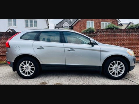 Volvo XC60 2.4 D5 SE Lux Premium SUV 5dr Diesel Geartronic AWD Euro 4 (205 ps) 2