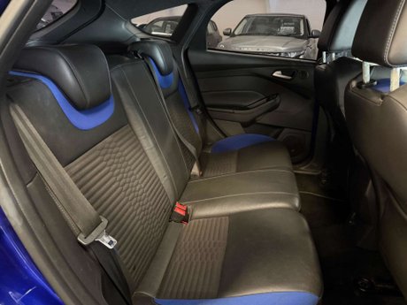 Ford Focus 2.0T EcoBoost ST-2 Euro 5 (s/s) 5dr 13