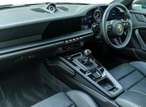 Porsche 911 (992) GT3 Touring 13