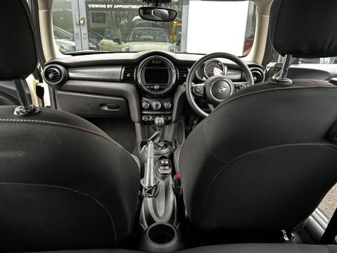Mini Hatch COOPER CLASSIC 11