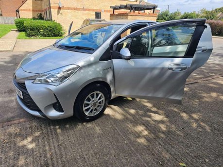 Toyota Yaris 1.5 VVT-h Icon Tech E-CVT Euro 6 (s/s) 5dr 14