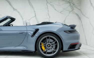 Porsche 911 Turbo S Cabriolet (992) 33