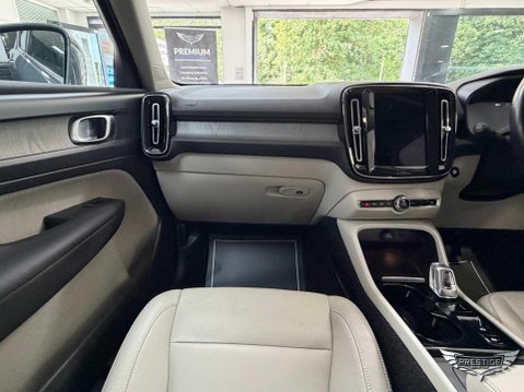 Volvo XC40 1.5 T3 Inscription Auto Euro 6 (s/s) 5dr 52