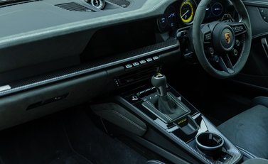 Porsche 911 GT3 RS (992) 18