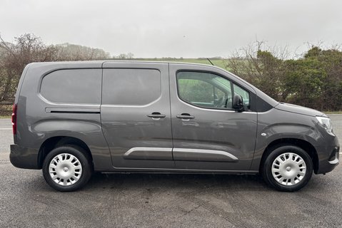 Vauxhall Combo L2H1 2300 100ps Pro Panel Van - Sat Nav / Rear Camera 10