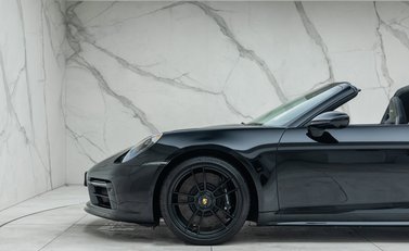 Porsche 911 Targa 4 GTS (992) 40