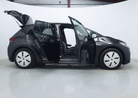 Volkswagen ID.3 Pro Performance 58kWh Family Hatchback 5dr Electric Auto (204 ps) 61