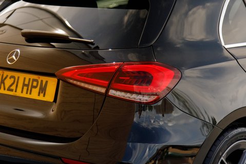 Mercedes-Benz A Class A 180 AMG LINE 9