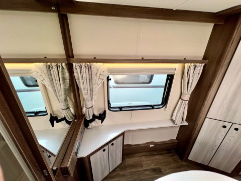 Coachman Lusso II  25