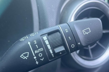 Hyundai KONA 39kWh Premium SUV 5dr Electric Auto (10.5kW Charger) (136 ps) 28