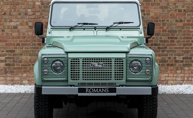 Land Rover Defender 110 Heritage Station Wagon 4