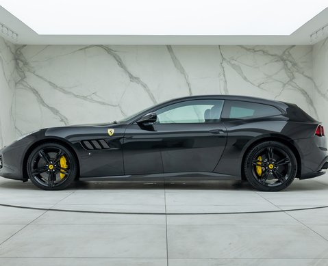 Ferrari GTC4 Lusso V12 