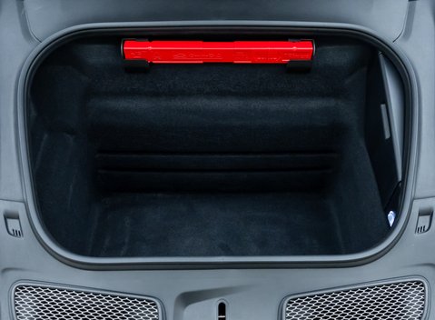 Porsche 911 GT3 TOURING (992) 38