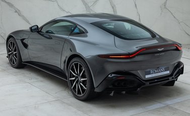 Aston Martin V8 Vantage 12