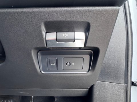 Land Rover Range Rover Evoque R-DYNAMIC HSE MHEV 19