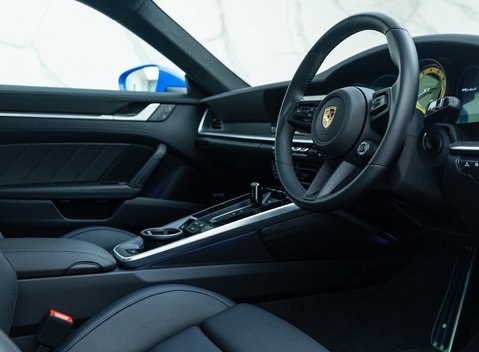 Porsche 911 Turbo S (992) 13