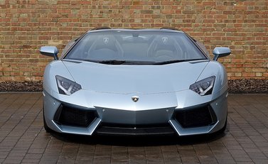 Lamborghini Aventador LP 700-4 Roadster 28