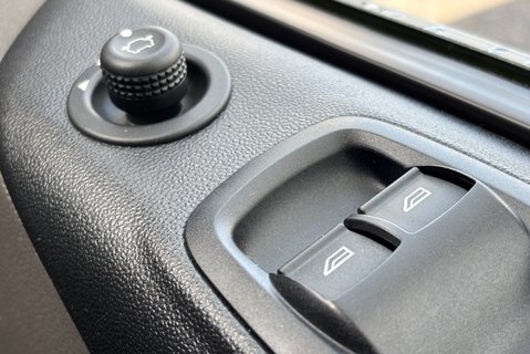 Ford Transit Custom 280 130 ps L1 Limited Panel Van - Sat Nav 36