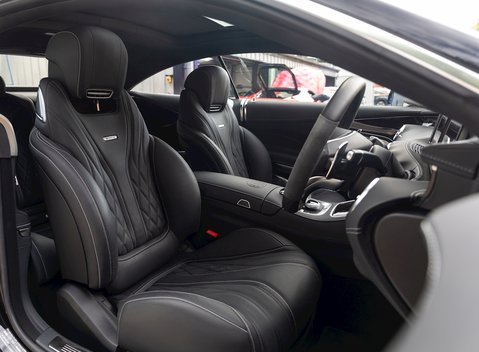 Mercedes-Benz S Class S65 Coupe 12