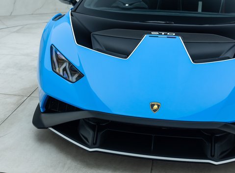 Lamborghini Huracan STO 25