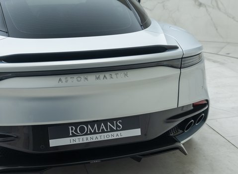 Aston Martin DBS Superleggera 30