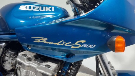 Suzuki Bandit 600 GSF 1998 27K VERY CLEAN MK1 NEW MOT ICONIC CLASSIC 600CC A2 19
