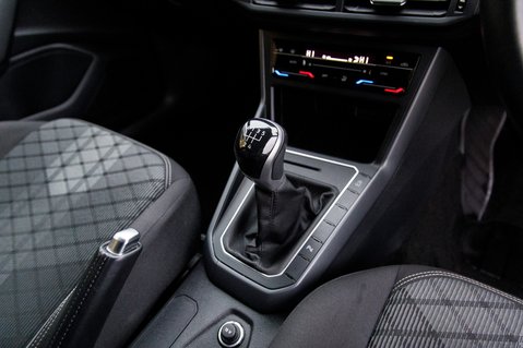 Volkswagen Polo R-LINE TSI 34