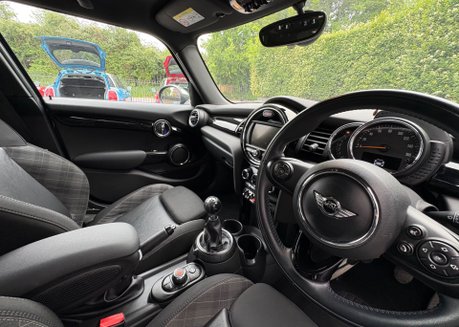 Mini Hatch Cooper D 1.5 Chili Manual 5 door - UPGRADE ALLOYS - VISUAL BOOST AUDIO 3