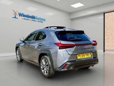 Lexus Ux 2.0 250h F Sport (Premium Plus) E-CVT E-FOUR Euro 6 (s/s) 5dr (Sunroof) 10