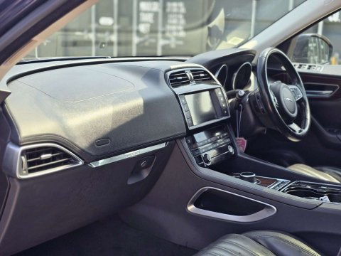 2017 Jaguar F-PACE thumbnail 13