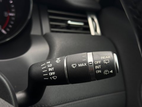 Land Rover Range Rover Evoque 2.2 SD4 Pure Auto 4WD Euro 5 (s/s) 5dr 95