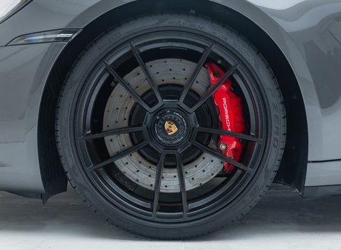 Porsche 911 Carrera GTS (992) 29