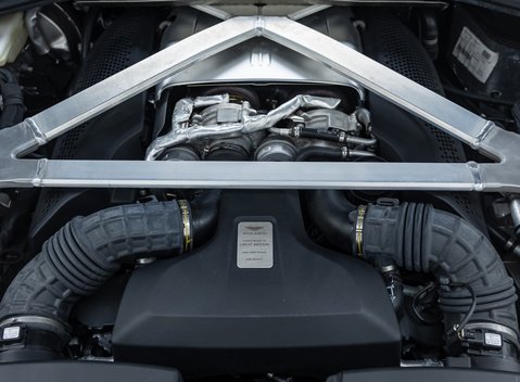 Aston Martin V8 Vantage ROADSTER 40