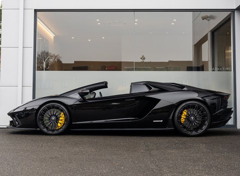 Lamborghini Aventador S LP 740-4 ROADSTER 3