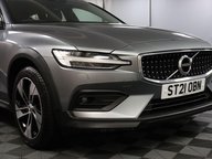 Volvo V60 B4 CROSS COUNTRY AWD MHEV 23