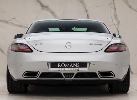 Mercedes-Benz SLS AMG 5