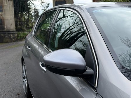 Peugeot 308 E-THP ALLURE 15