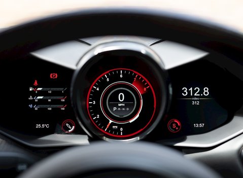 Aston Martin DBS Superleggera 16