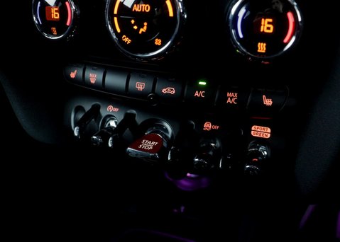 Mini Hatch 2.0 Cooper S Sport Auto 3dr 26